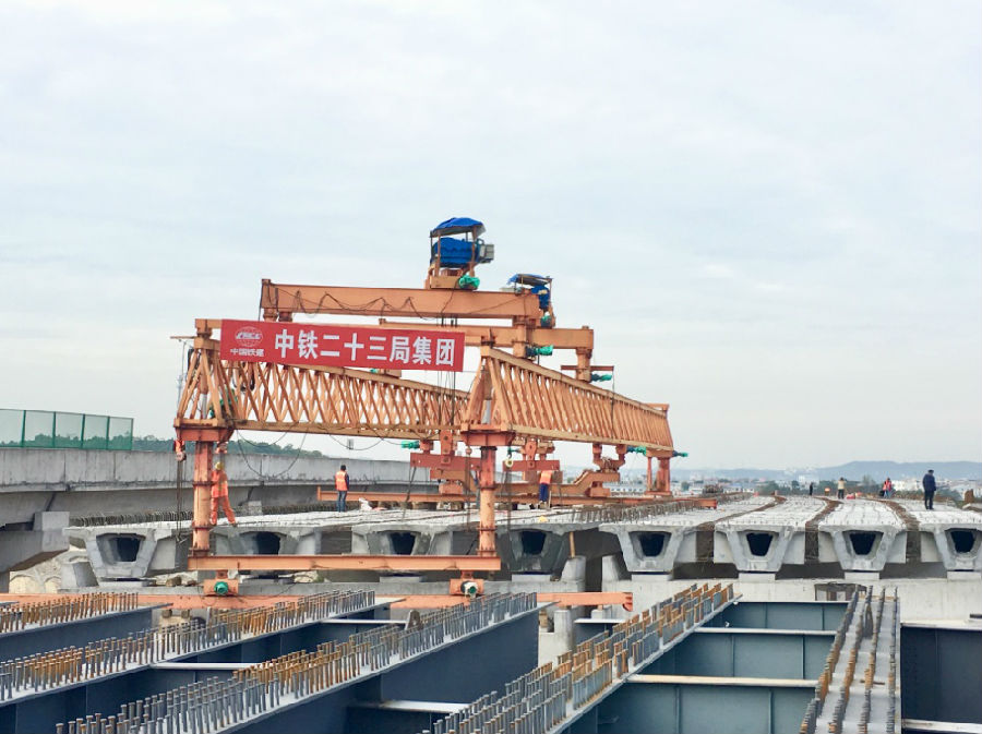 綿陽(yáng)繞城高速永明互通立交主線(xiàn)工程提前完成主體工程施工任務(wù)2.jpg ae592c7d7e0ffe0eea2528960b75d745.jpg