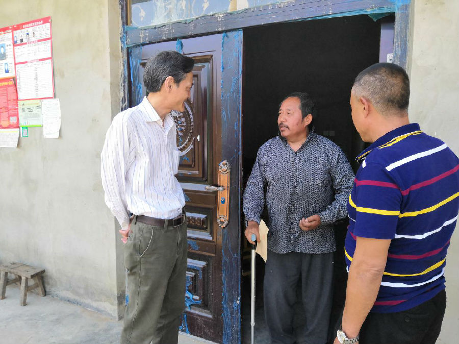 交發(fā)集團(tuán)愛(ài)心傳遞 情暖“六一”2.jpg e1ab7733dc8adc99caa43815f5c1bc97.jpg